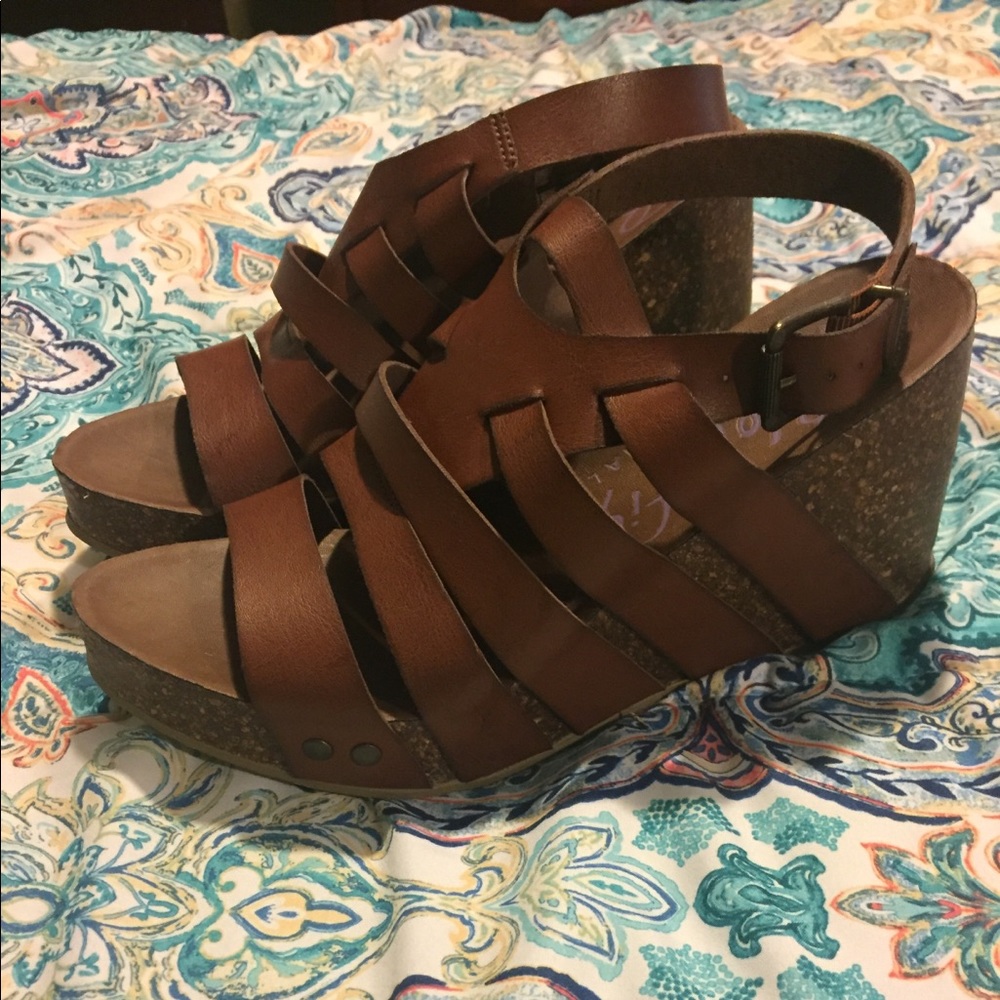 Blowfish Wedges